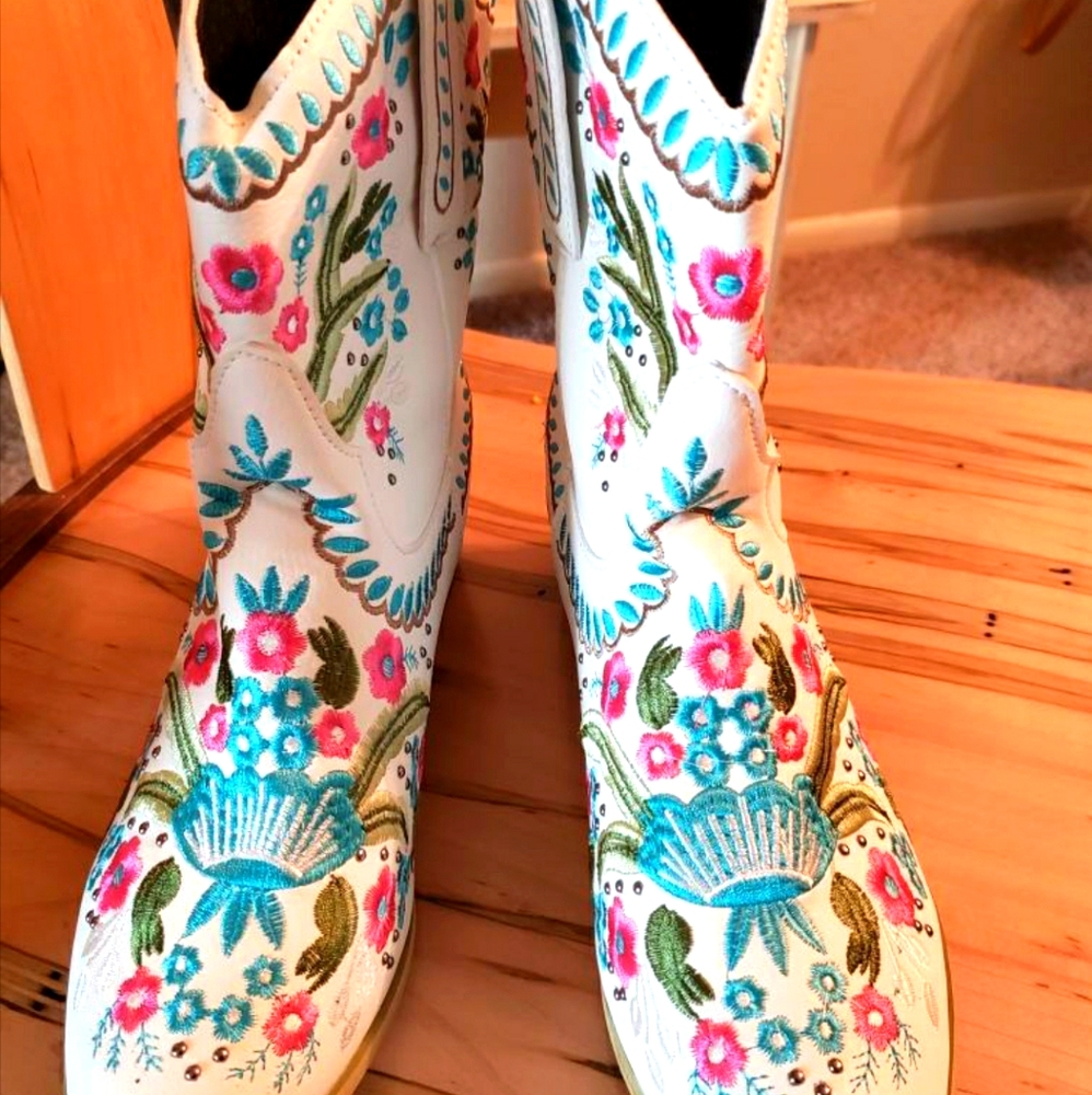 Ladies white pink blue western boots